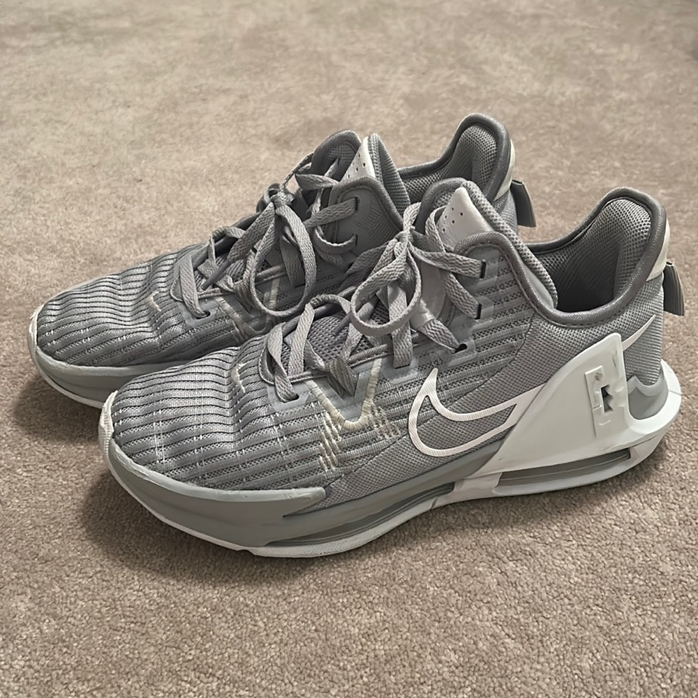LeBron Witness 6